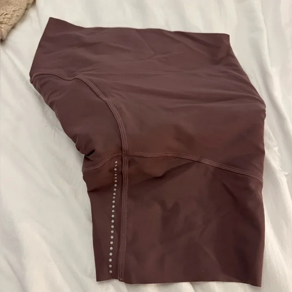 NWT! lululemon City to Summit Light Cycling Short - Picture 5 of 10